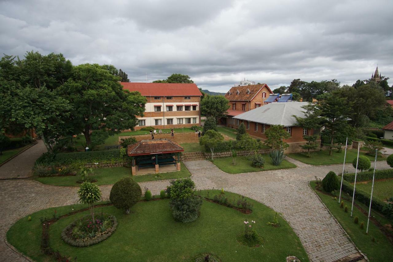 Lovasoa 4C Otel Antsirabe Dış mekan fotoğraf