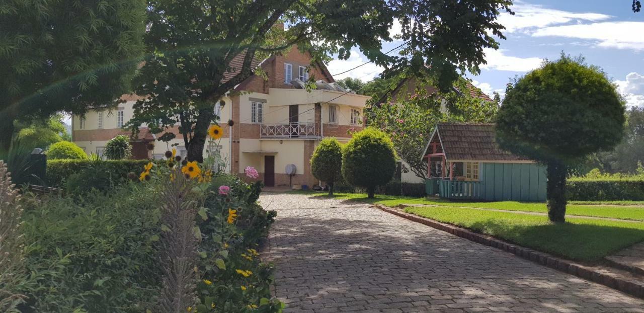 Lovasoa 4C Otel Antsirabe Dış mekan fotoğraf