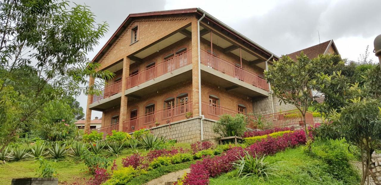Lovasoa 4C Otel Antsirabe Dış mekan fotoğraf