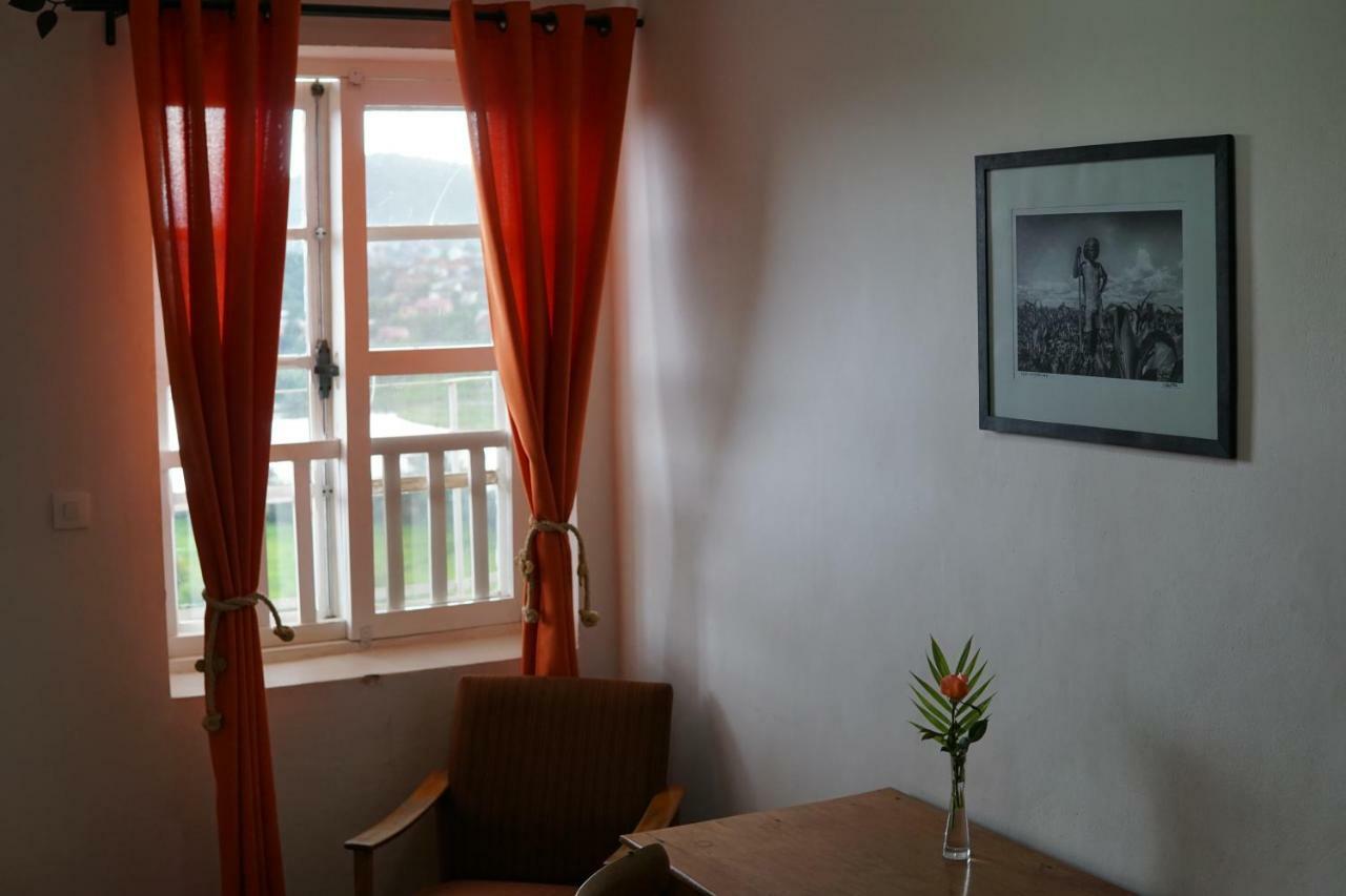 Lovasoa 4C Otel Antsirabe Dış mekan fotoğraf