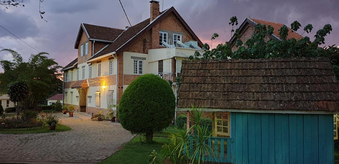 Lovasoa 4C Otel Antsirabe Dış mekan fotoğraf