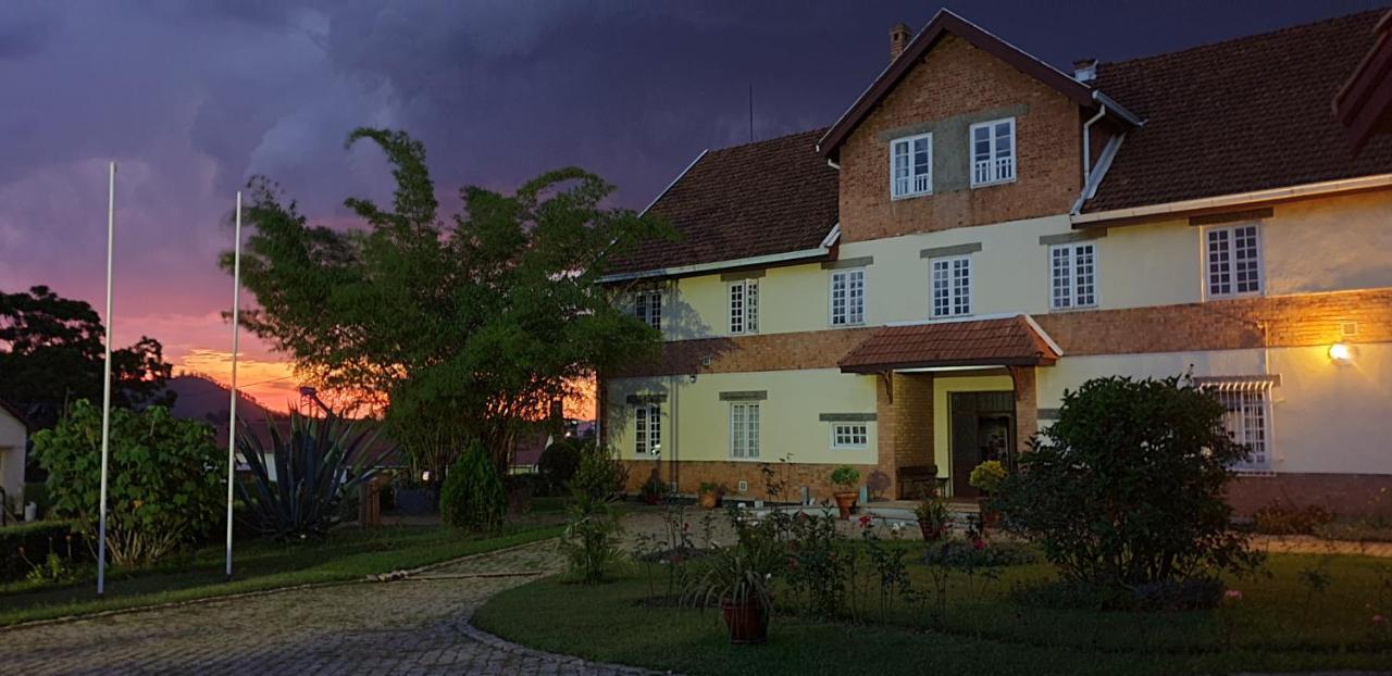 Lovasoa 4C Otel Antsirabe Dış mekan fotoğraf