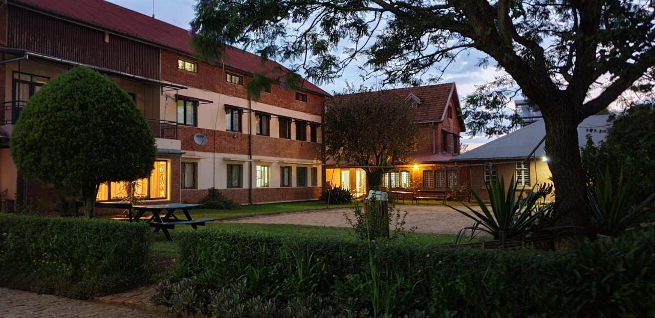 Lovasoa 4C Otel Antsirabe Dış mekan fotoğraf